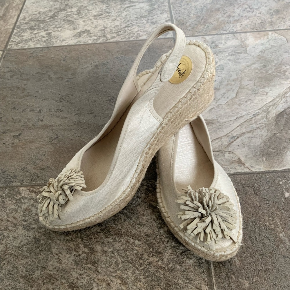 NWOT wedge sandals linen